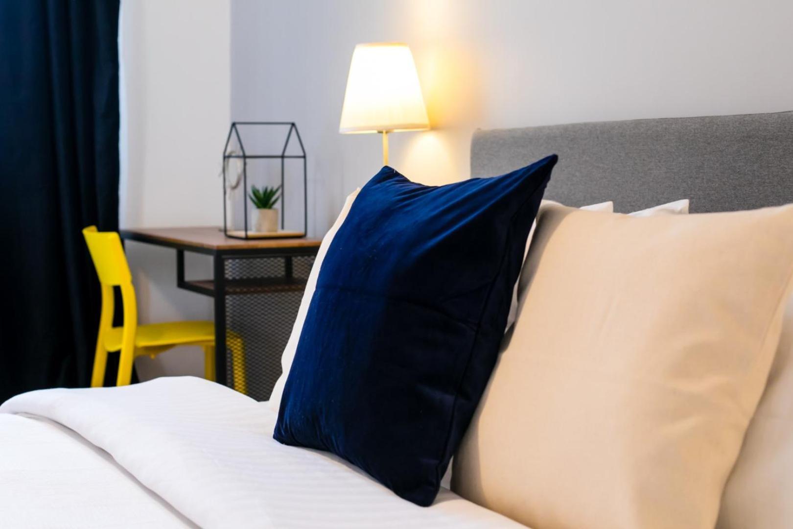 Heart Of The City - Cozy Apartments In Prime Location بوخارست الغرفة الصورة