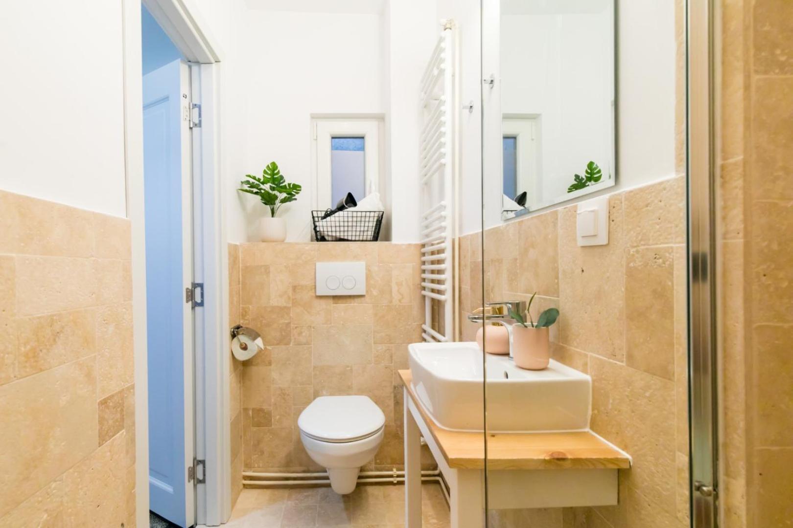 Heart Of The City - Cozy Apartments In Prime Location بوخارست المظهر الخارجي الصورة
