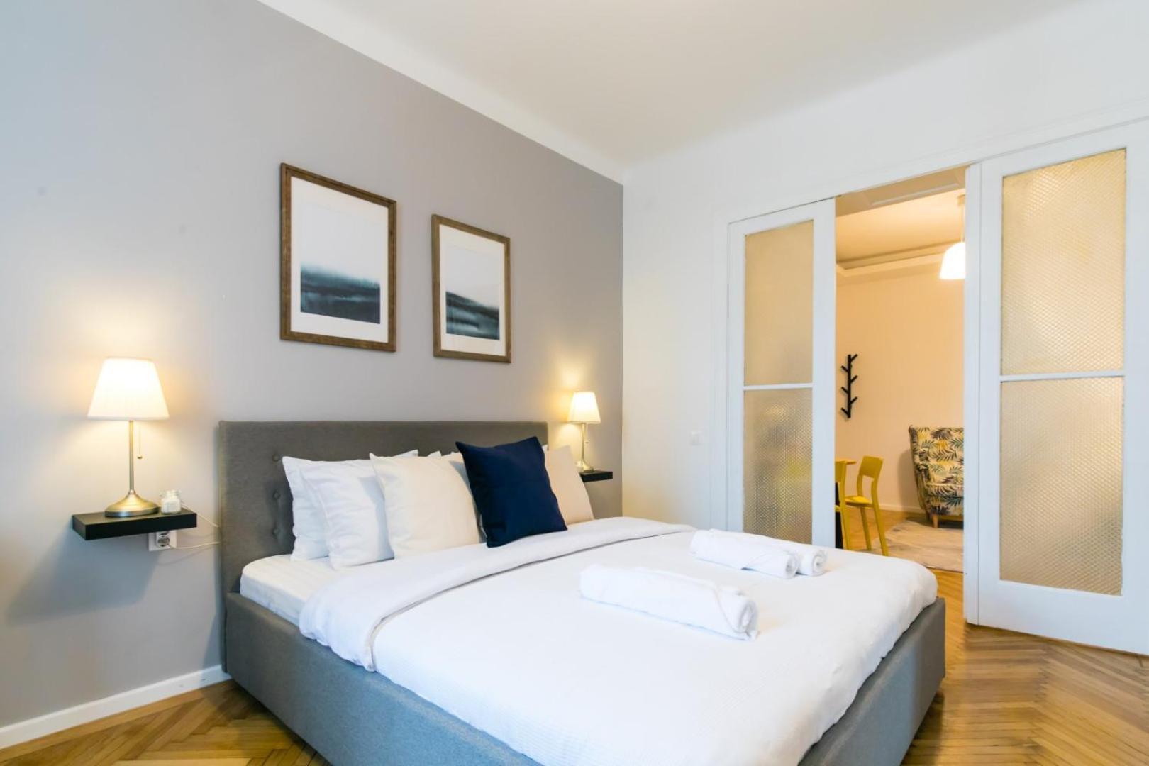 Heart Of The City - Cozy Apartments In Prime Location بوخارست الغرفة الصورة